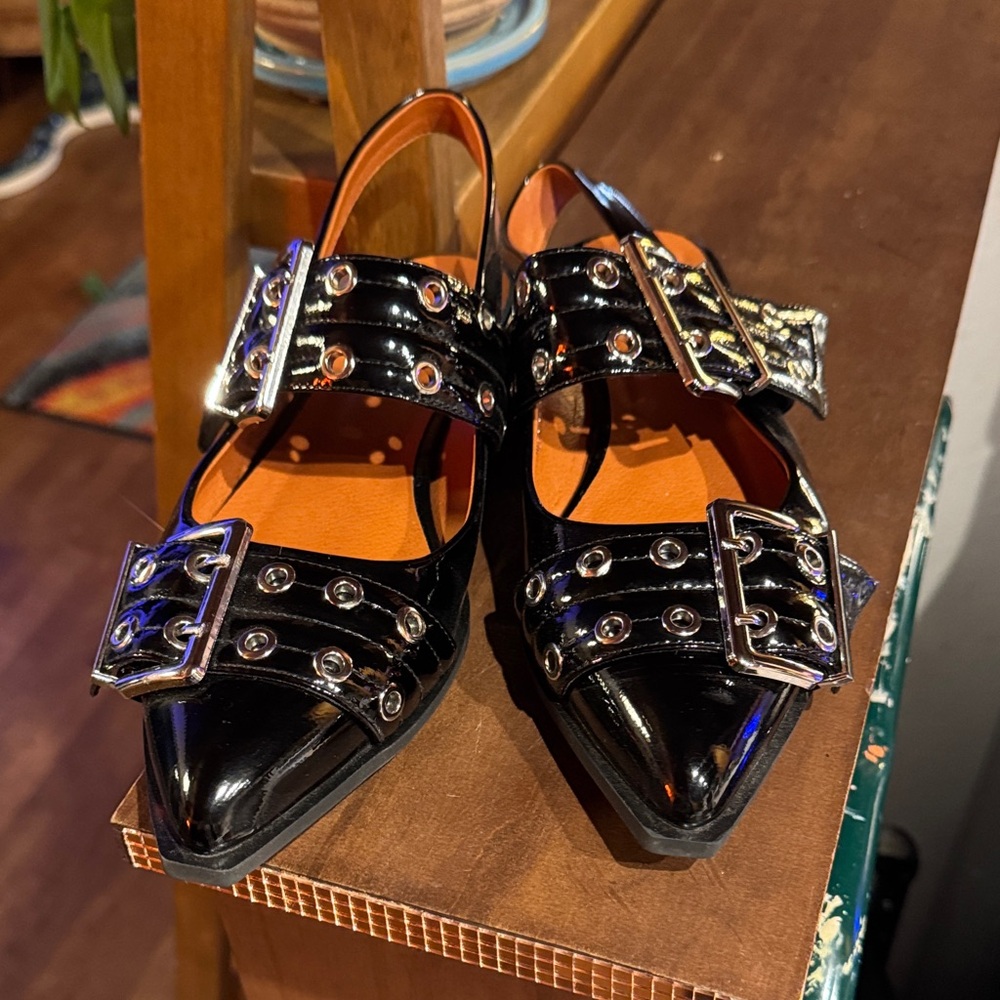 Black Buckle Strap Women's Shoes